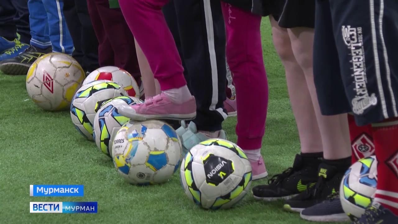 &quot;Сила России&quot;: дети из Кольского района поменяли клюшки на мячи