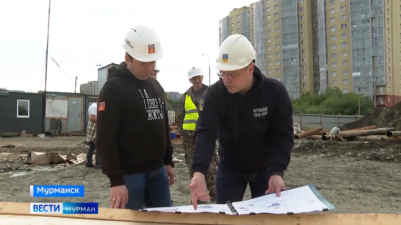 Андрей Чибис провел рейд по важнейшим стройплощадкам и объектам благоустройства в Мурманске