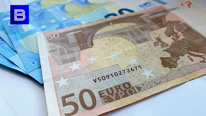 Курс евро превысил 102 рубля