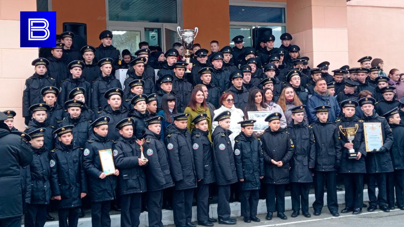 Воспитанникам Североморского кадетского корпуса вручили кубки и награды