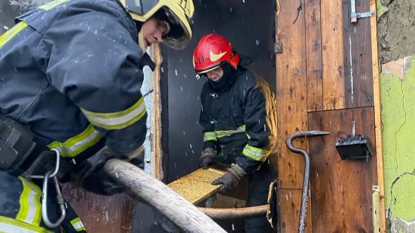 Человека спасли из пожара в Мурманске