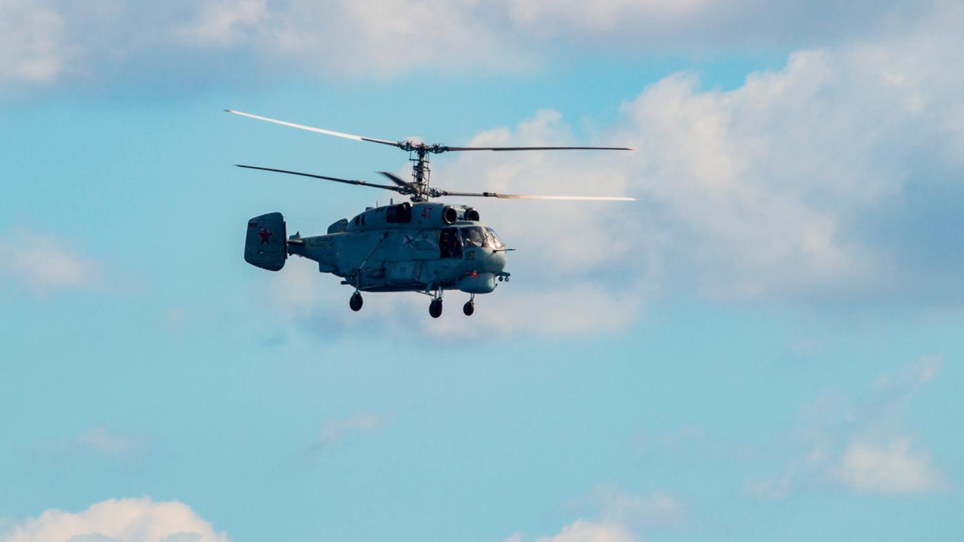 Экипажи вертолетов Северного флота отработали посадку и взлет с борта БПК &quot;Вице-адмирал Кулаков&quot;