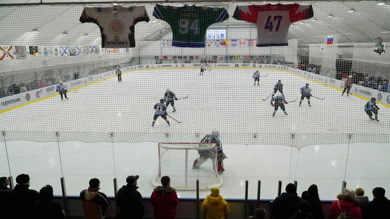Спортсмены военной хоккейной лиги разыграли матчи Кубка командующего Северным флотом 