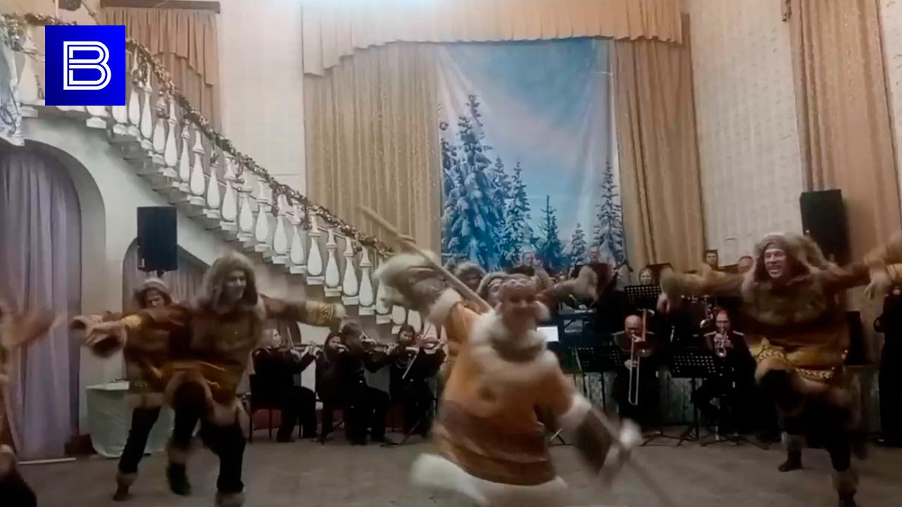 Артисты ансамбля песни и пляски Северного флота выступили в Североморске