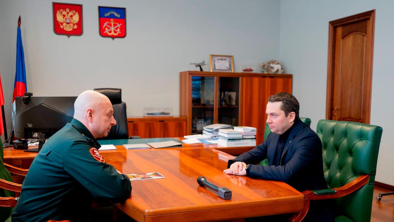 Андрей Чибис обсудил с командующим Северо-Западным округом Росгвардии вопросы обеспечения безопасности в регионе