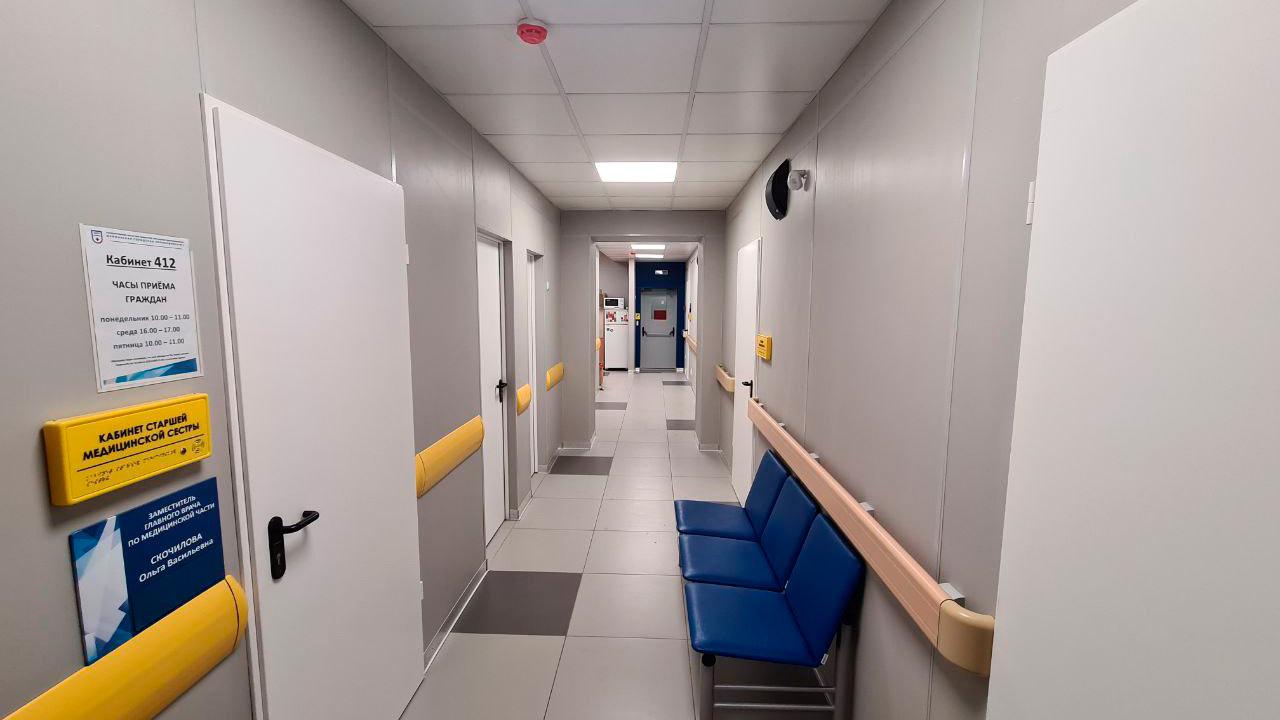 В здании мурманской поликлиники на Шмидта завершили капремонт двух этажей