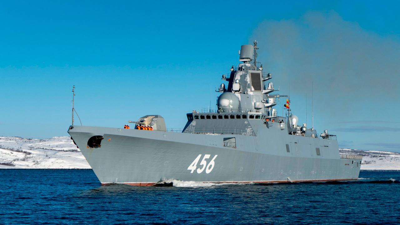 Фрегат Северного флота &quot;Адмирал Головко&quot; вышел в Баренцево море для выполнения учебно-боевых задач