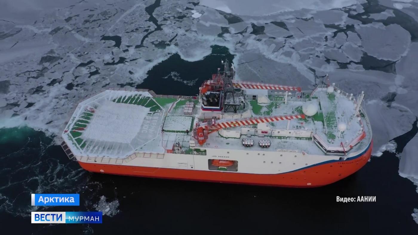 Первая в мире ледостойкая самодвижущаяся платформа &quot;Северный полюс&quot; вернулась в Мурманск
