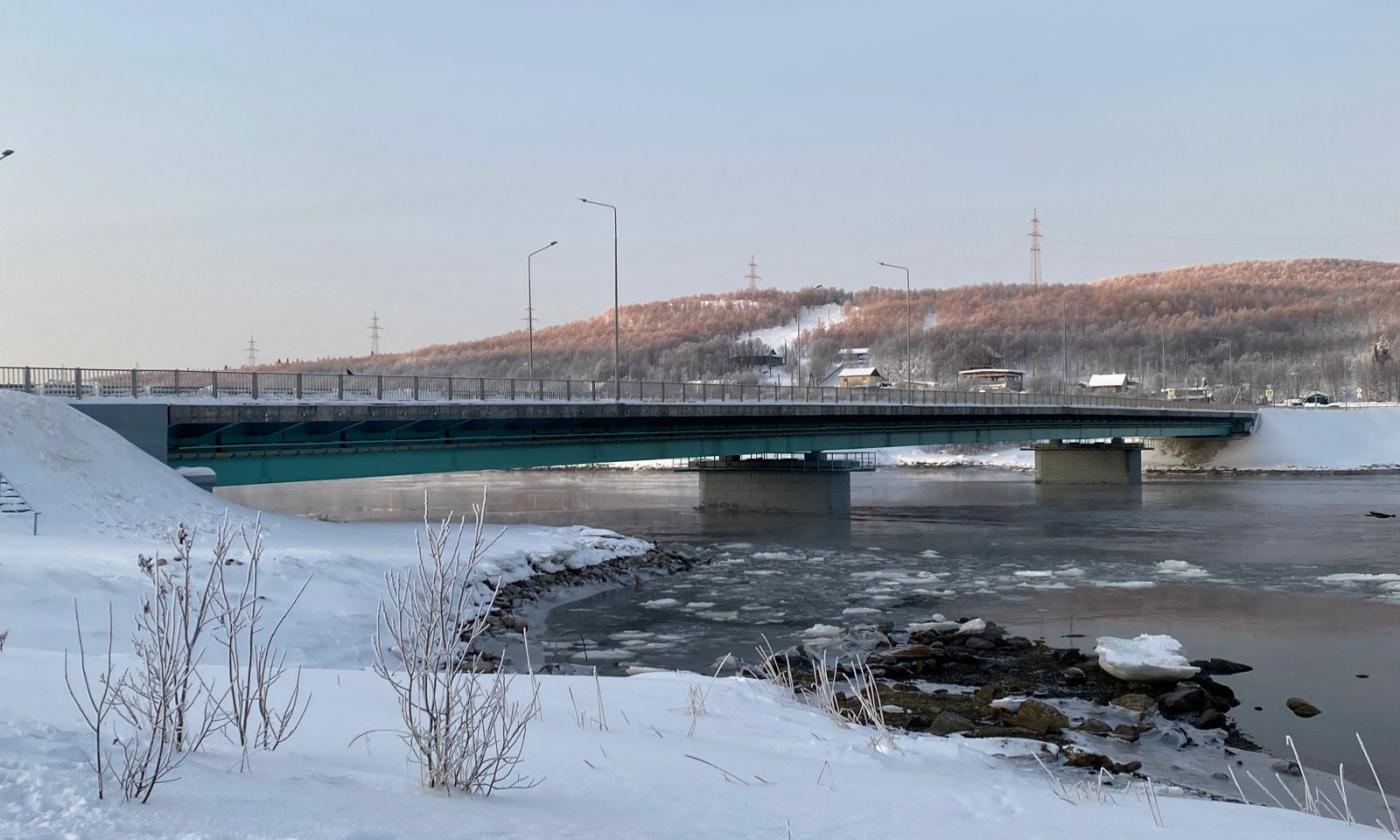 В районе Кольского моста под Мурманском спасли девушку с дрейфующей льдины