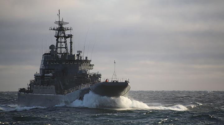 На Северном флоте объявлена штормовая готовность