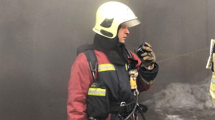 Из дома в Апатитах спасли двух человек из-за пожара