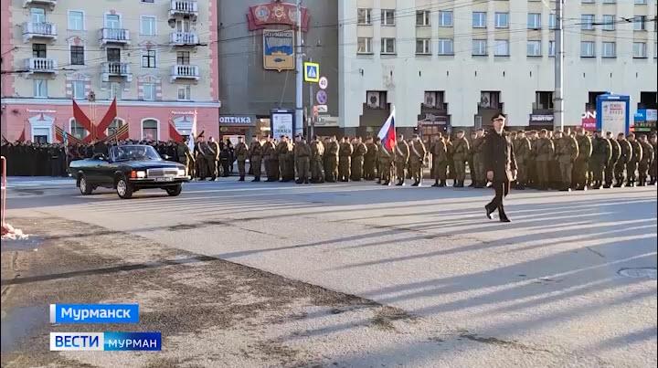 Первая репетиция парада Победы состоялась в Мурманске на проспекте Ленина