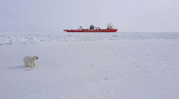 Атомный контейнеровоз «Севморпуть» доставил свыше 11 тысяч тонн груза на ледовый припай реки Енисей