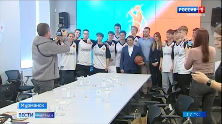 Андрей Чибис встретился с юношеской сборной Мурманской области «Севербаскет»