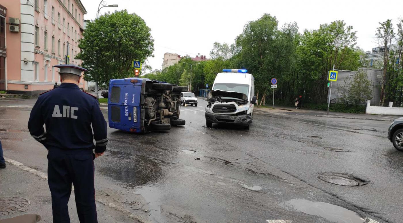 В ДТП с участием машин скорой и «Почты России» никто не пострадал