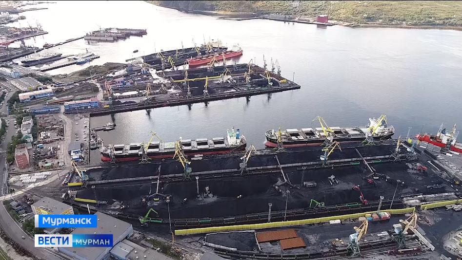 Мурманский торговый порт отмечает День работников морского и речного флота
