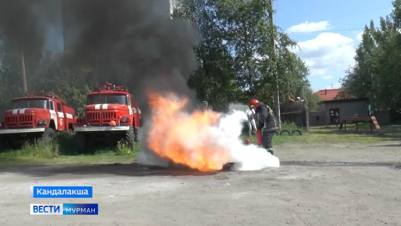 Кандалакшские огнеборцы провели соревнования по пожарно-прикладному спорту