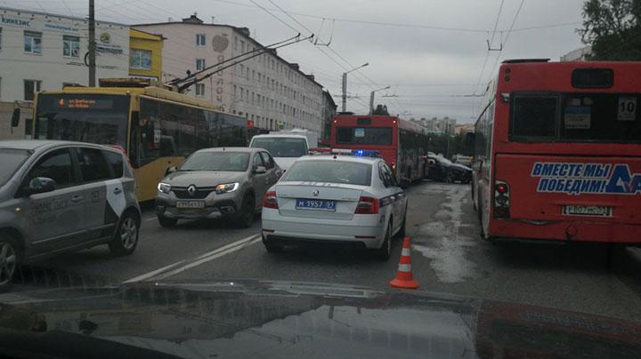 В утреннем ДТП в Мурманске никто не пострадал