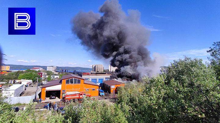 Пожар в шинном центре в Мурманске локализовали