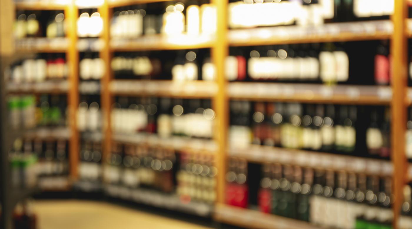 Житель Апатитов украл из магазина 40 бутылок алкоголя