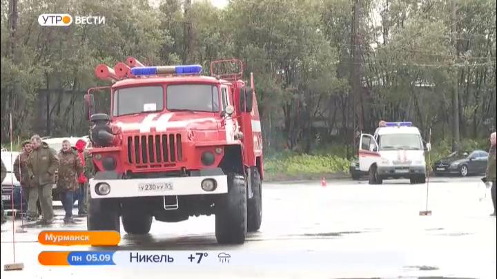 Мурманские водители пожарных автомобилей продемонстрировали профмастерство