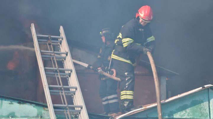 За выходные в Мурманской области пожарные выезжали по тревоге 13 раз