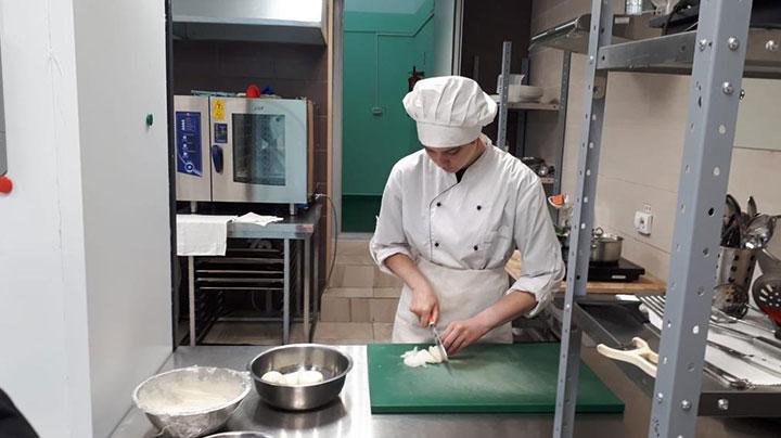 Курс по основам приготовления блюд арктической кухни введут в Мурманском индустриальном колледже