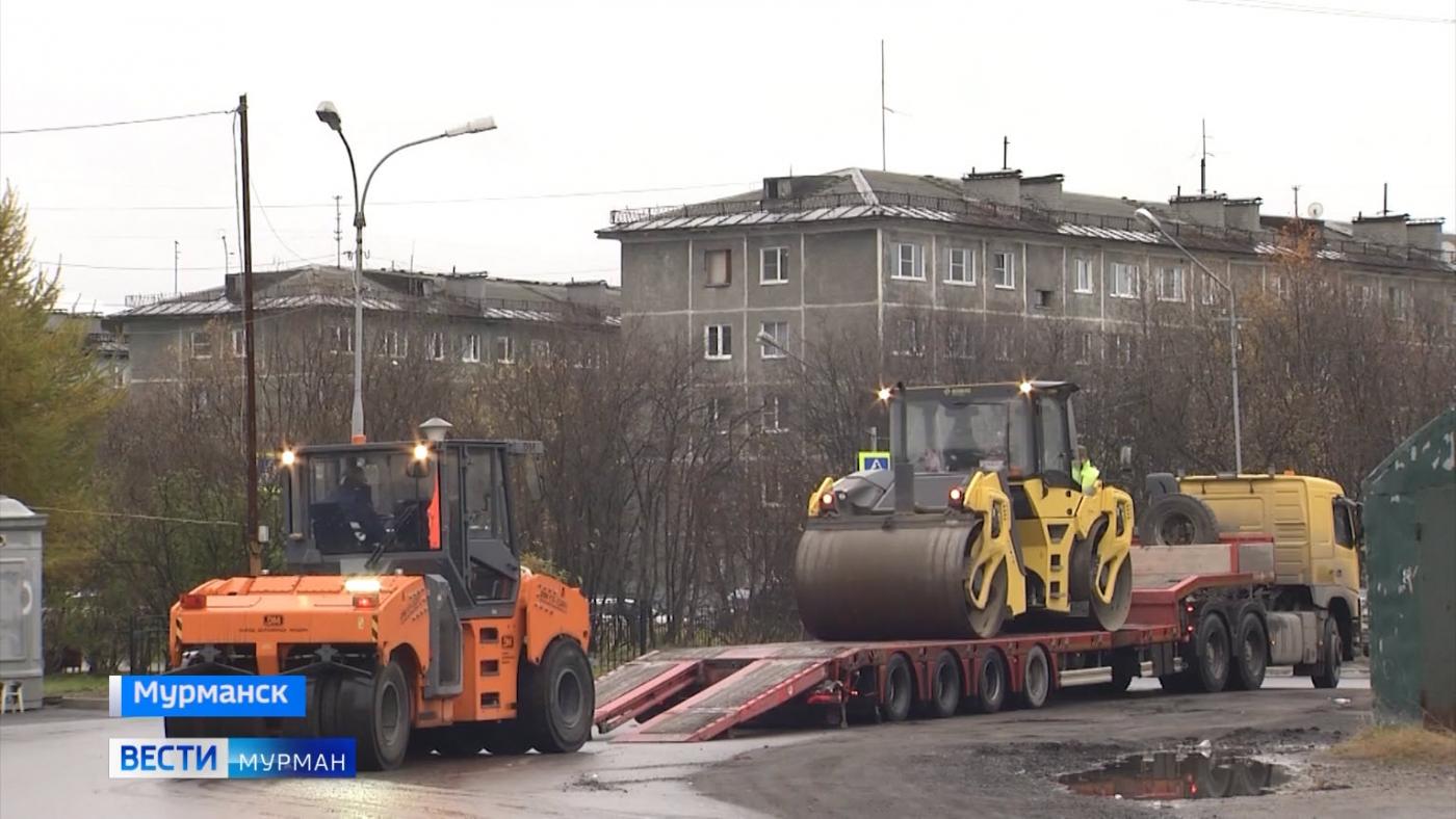 Глава администрации Мурманска проверил ремонт дороги в районе Хлобыстова, 18