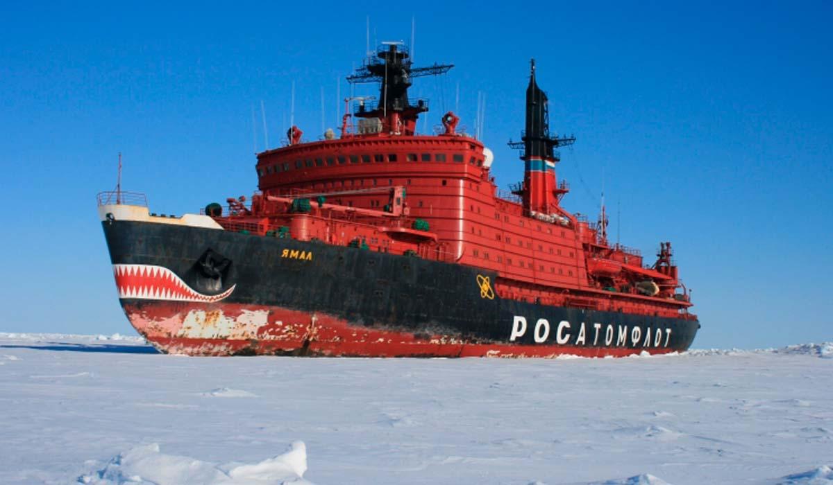 Ровно 30 лет назад подняли государственный флаг на атомном ледоколе «Ямал»