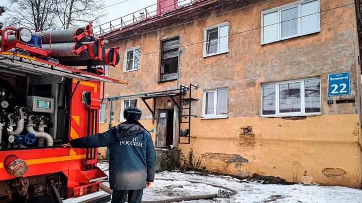 На Полухина в Мурманске потушили пожар в жилом доме