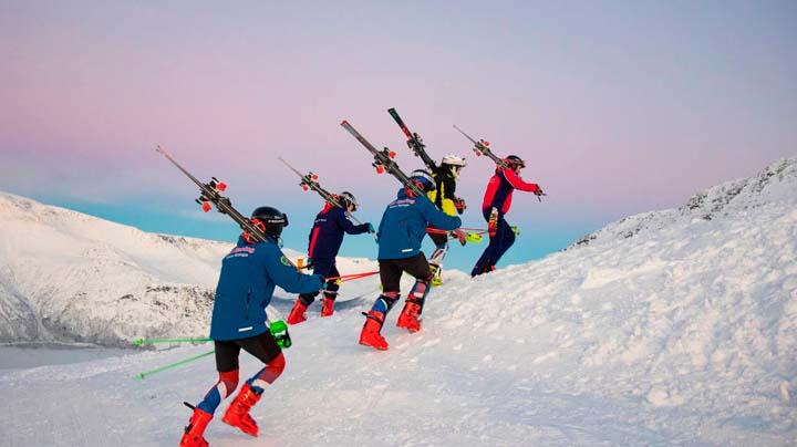 В Полярных Зорях стартовали всероссийские соревнования по горнолыжному спорту