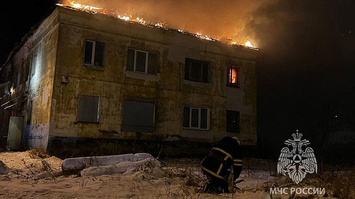 Из горящего дома в Молочном эвакуировали 7 человек