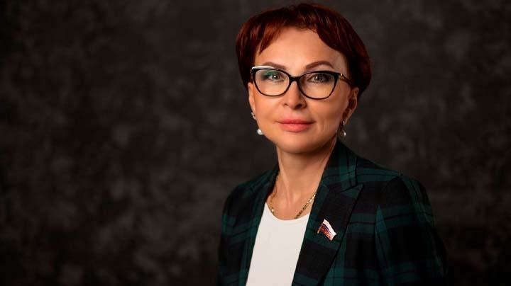 Татьяна Кусайко: поздравляю всех россиян с Днем Конституции Российской Федерации