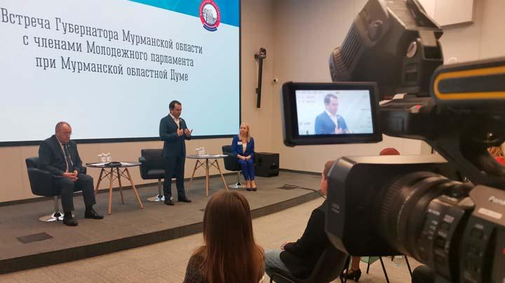 Андрей Чибис встретился с Молодежным парламентом при Мурманской облдуме