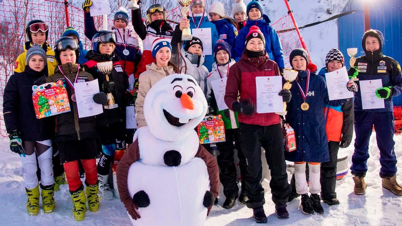 Команда Мурманской области стала победителем Всероссийских соревнований по горнолыжному спорту