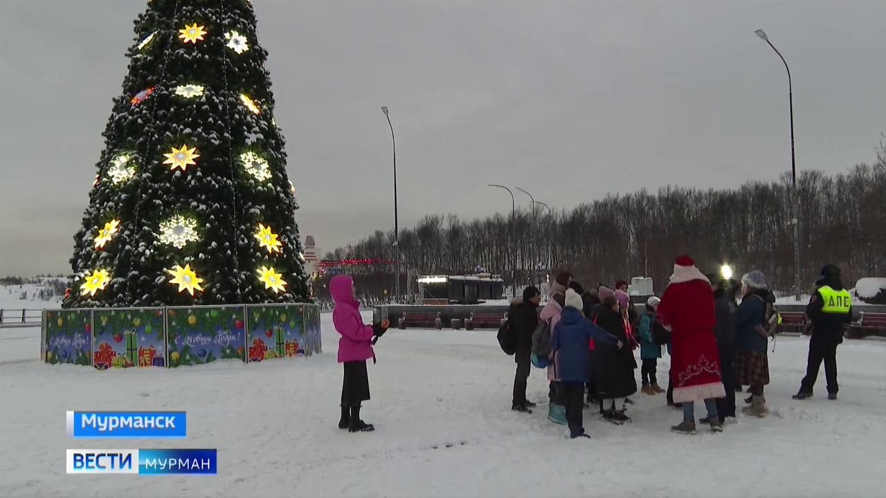 В Мурманске провели акцию &quot;Полицейский Дед Мороз&quot;