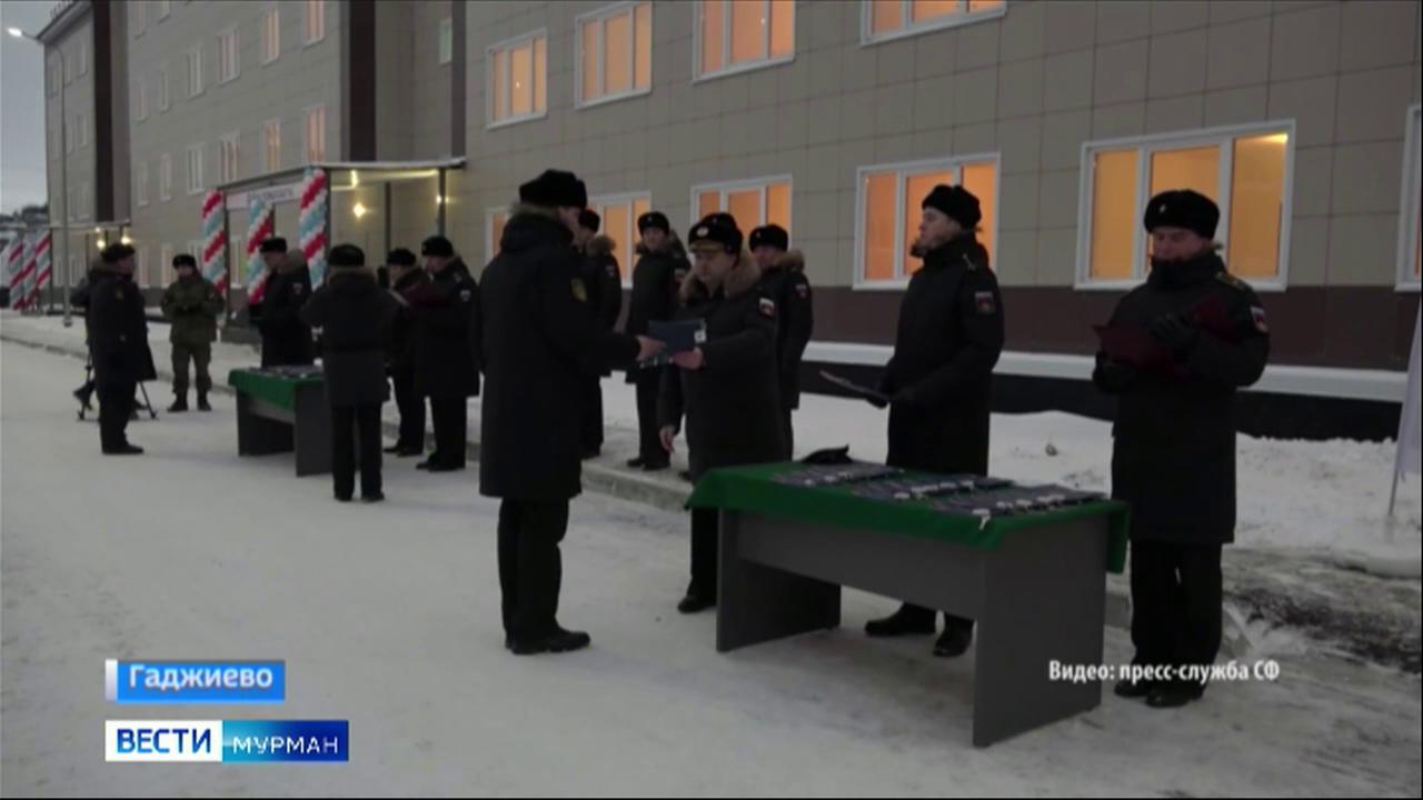 В Гаджиево вручили ключи от новых служебных квартир 100 семьям военнослужащих-подводников