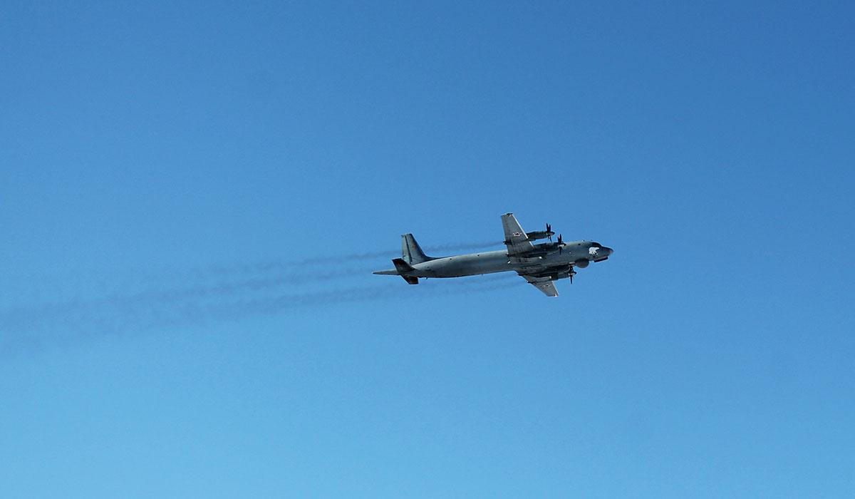 Экипажи самолетов Ил-38 учились искать подводные лодки условного противника в Баренцевом море