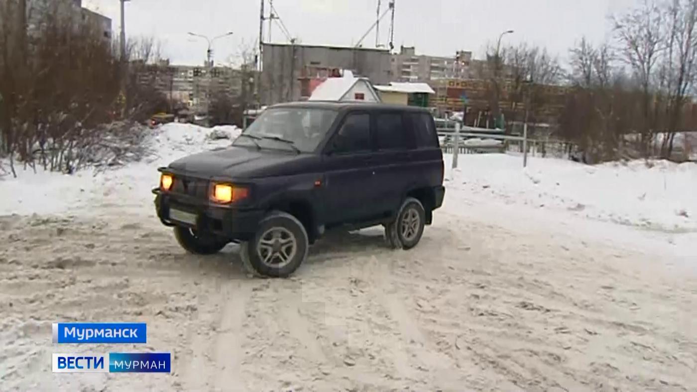 Городской репортаж: как в Мурманске &quot;выкручиваются&quot; водители и обходят опасные ситуации пешеходы