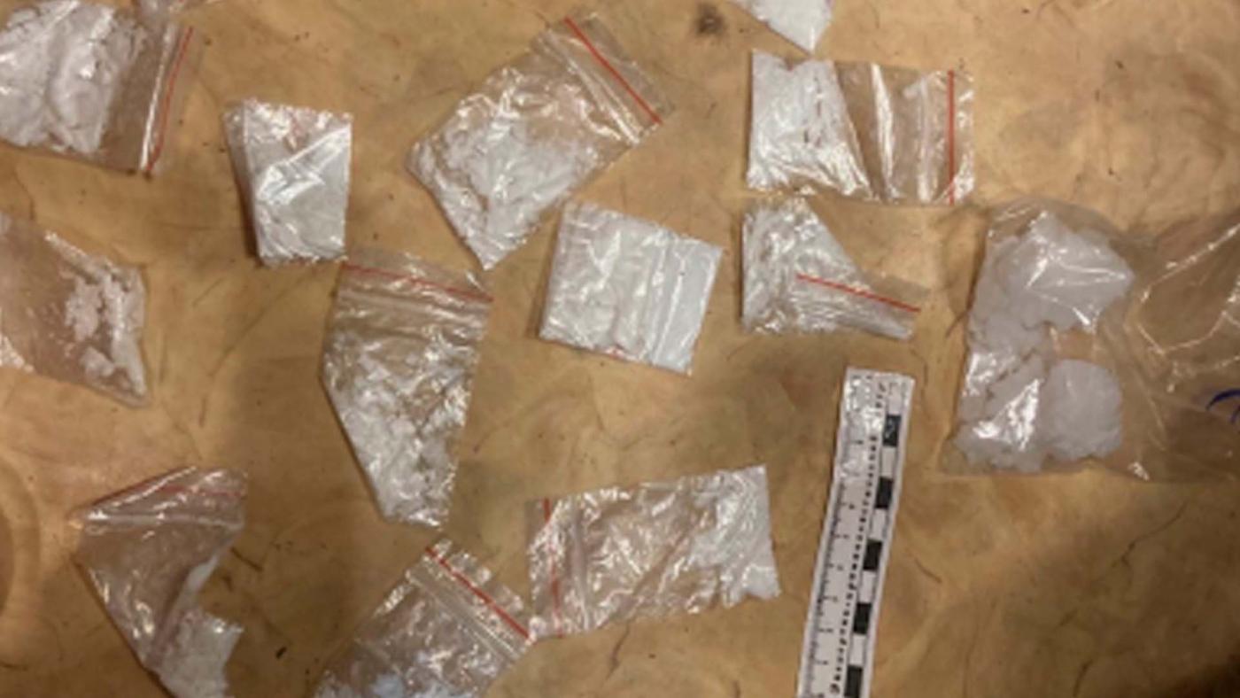 В Апатитах задержали 40-летнего северянина с 17 пакетами синтетических наркотиков