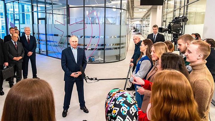 Владимир Путин поддержал идею о проведении всемирного фестиваля студентов и молодежи