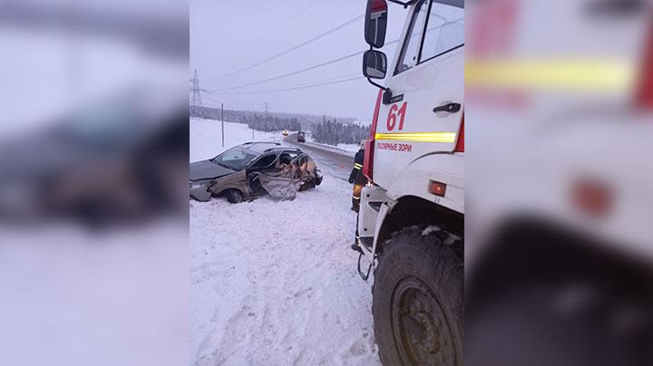 &quot;Рено&quot; и грузовик не поделили дорогу в Мурманской области