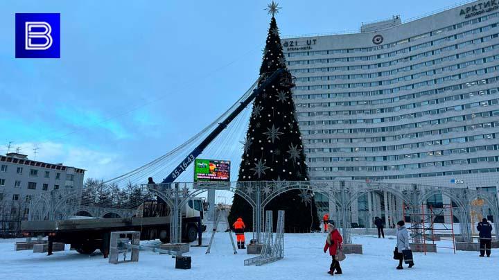 В Мурманске начали демонтаж новогодней елки