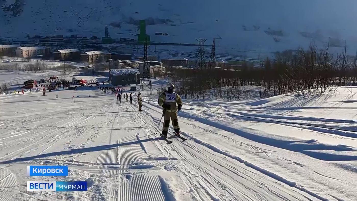 Трое на лыжах, не считая пожарного рукава: необычный спортивный фестиваль прошел в Кировске