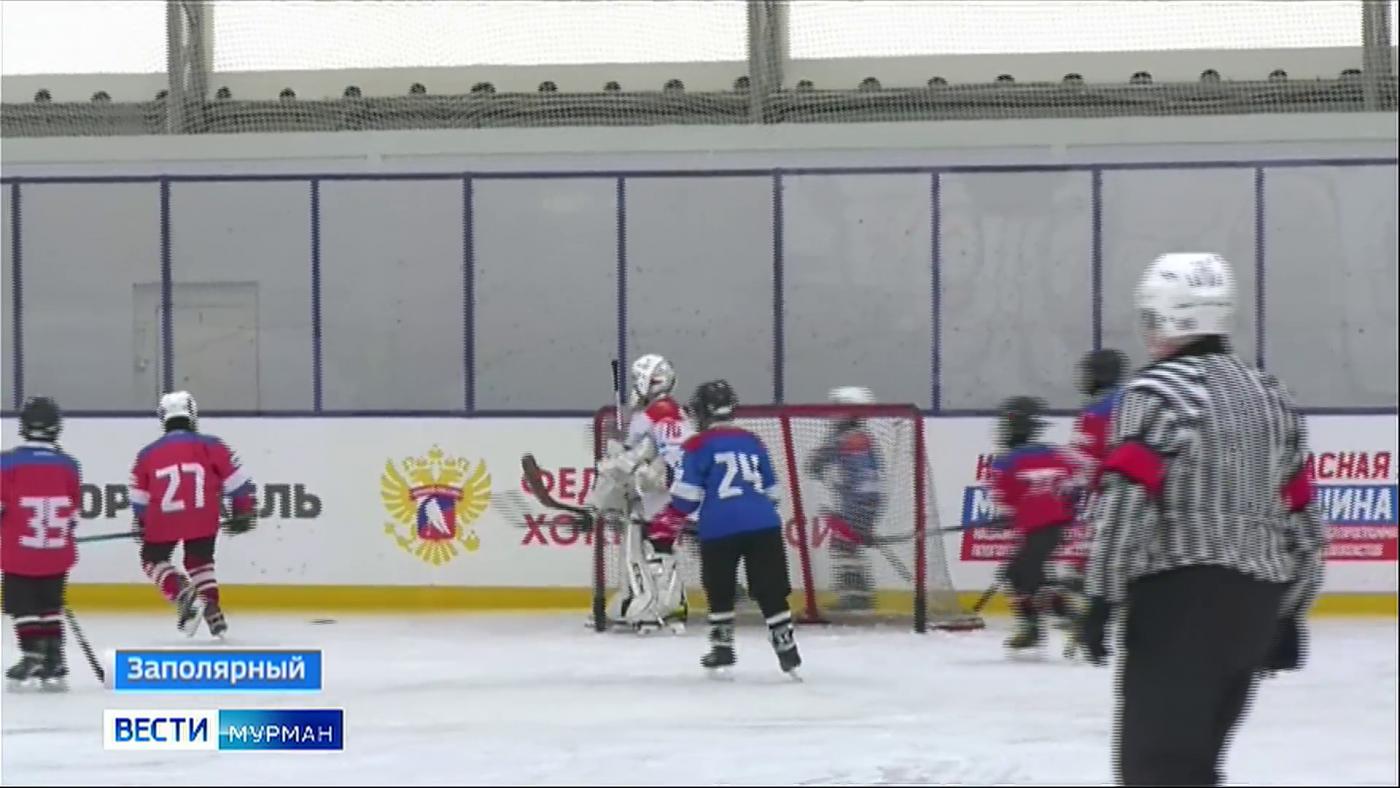 Звезда российского хоккея Евгений Артюхин приехал в Заполярный учить детей побеждать на льду