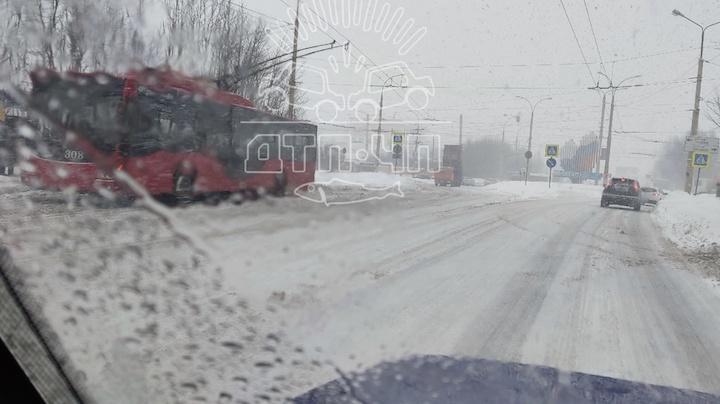 В Ленинском округе Мурманска обесточена троллейбусная линия