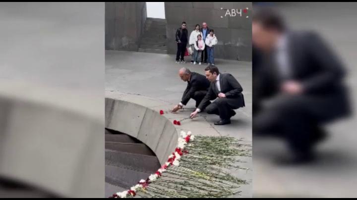 Андрей Чибис возложил цветы к мемориалу жертвам геноцида армян