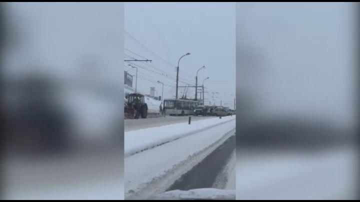 На Кольском проспекте в Мурманске из-за ДТП образовалась трехкилометровая пробка