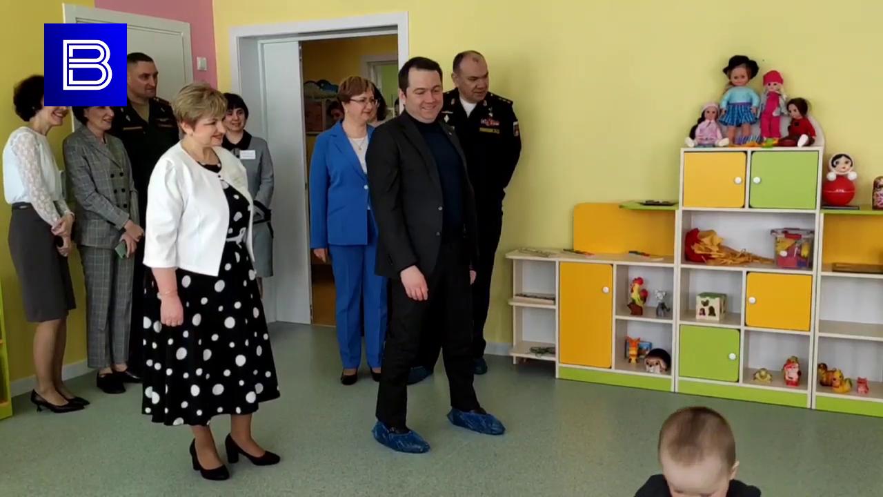 Андрей Чибис и Александр Моисеев посетили новый детский сад в Алакуртти