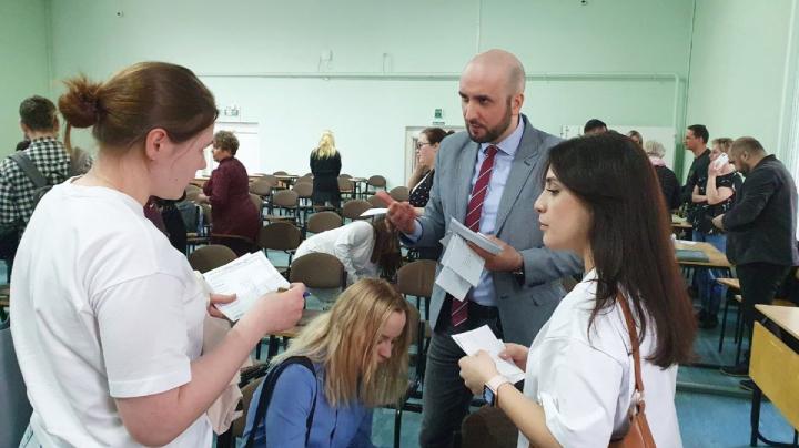 Медицинские учреждения Мурманской области приняли участие в ярмарке вакансий в Санкт-Петербурге и Карелии